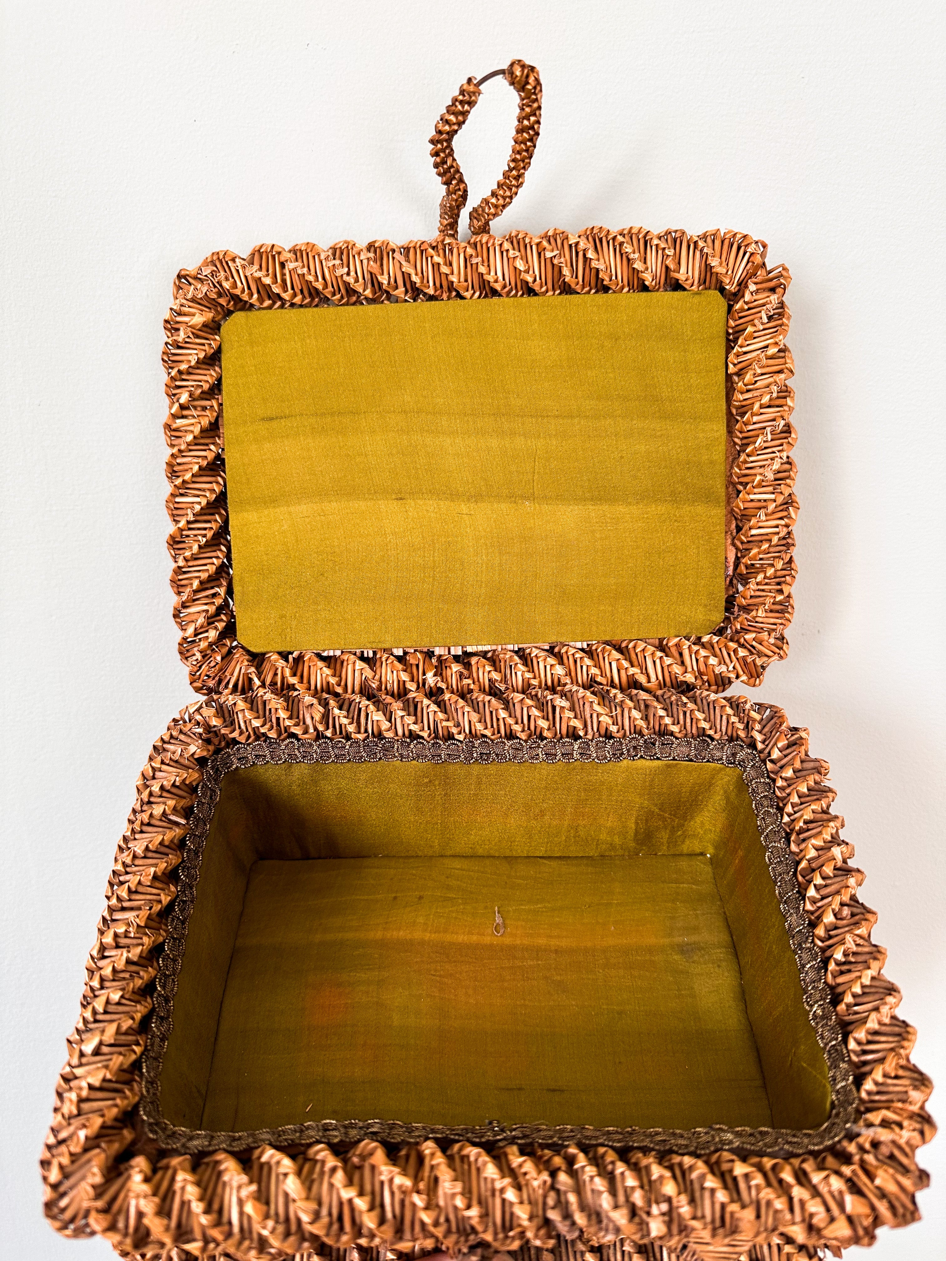 Antique Victorian straw-work jewellery/sewing box with green chartreuse satin lining - Moppet