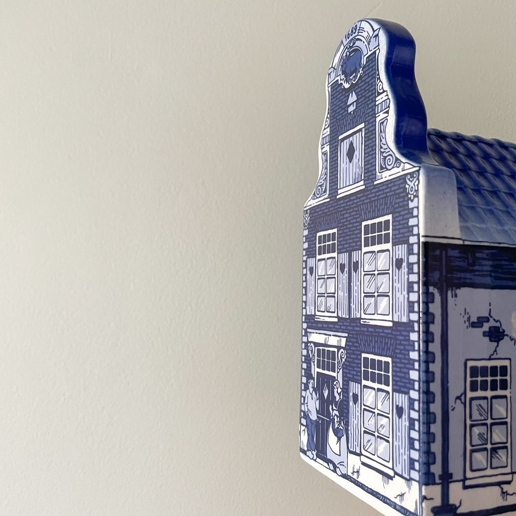 Vintage ceramic Delftware house money box piggy bank, blue and white - Moppet