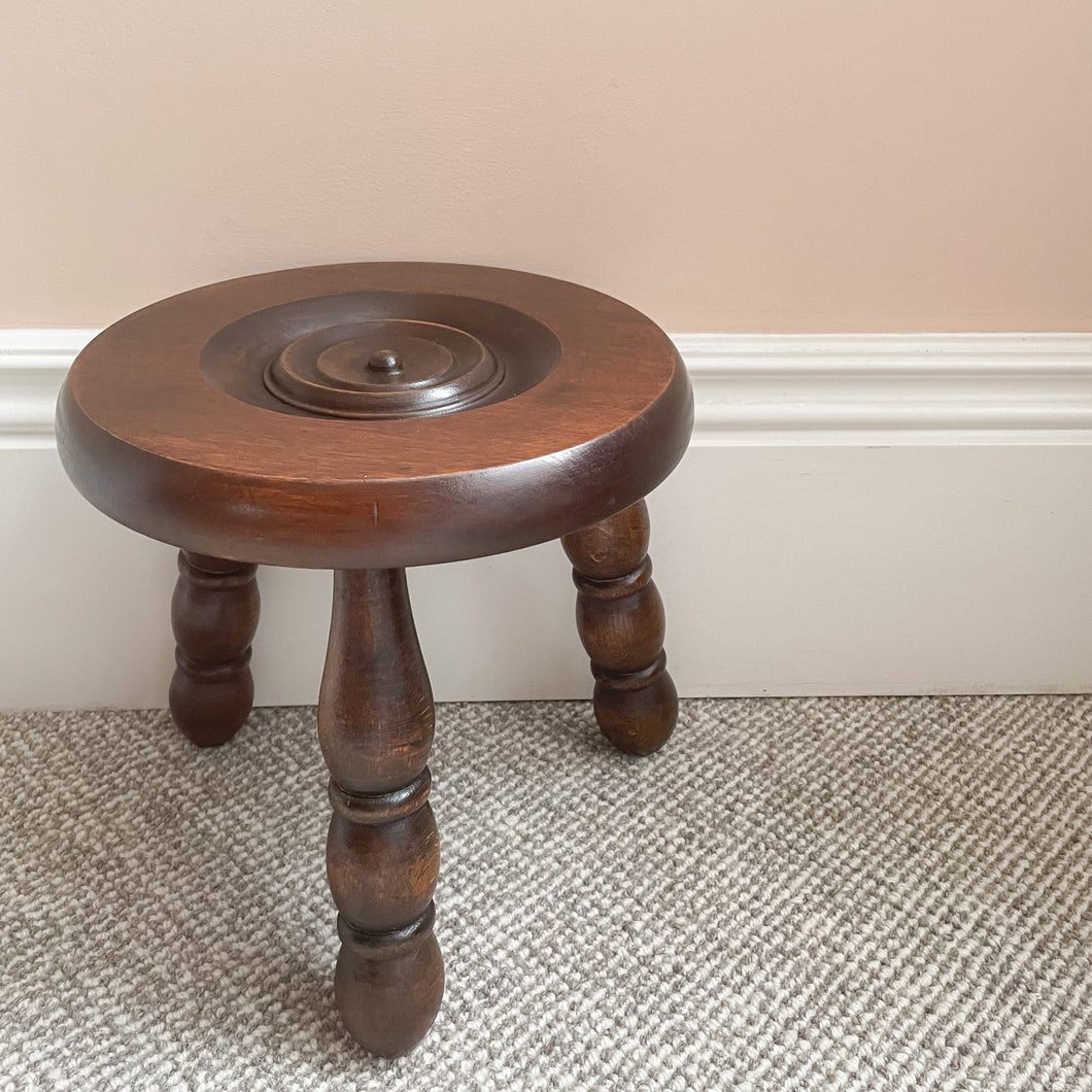 Vintage French oak low bobbin bullseye stool - Moppet