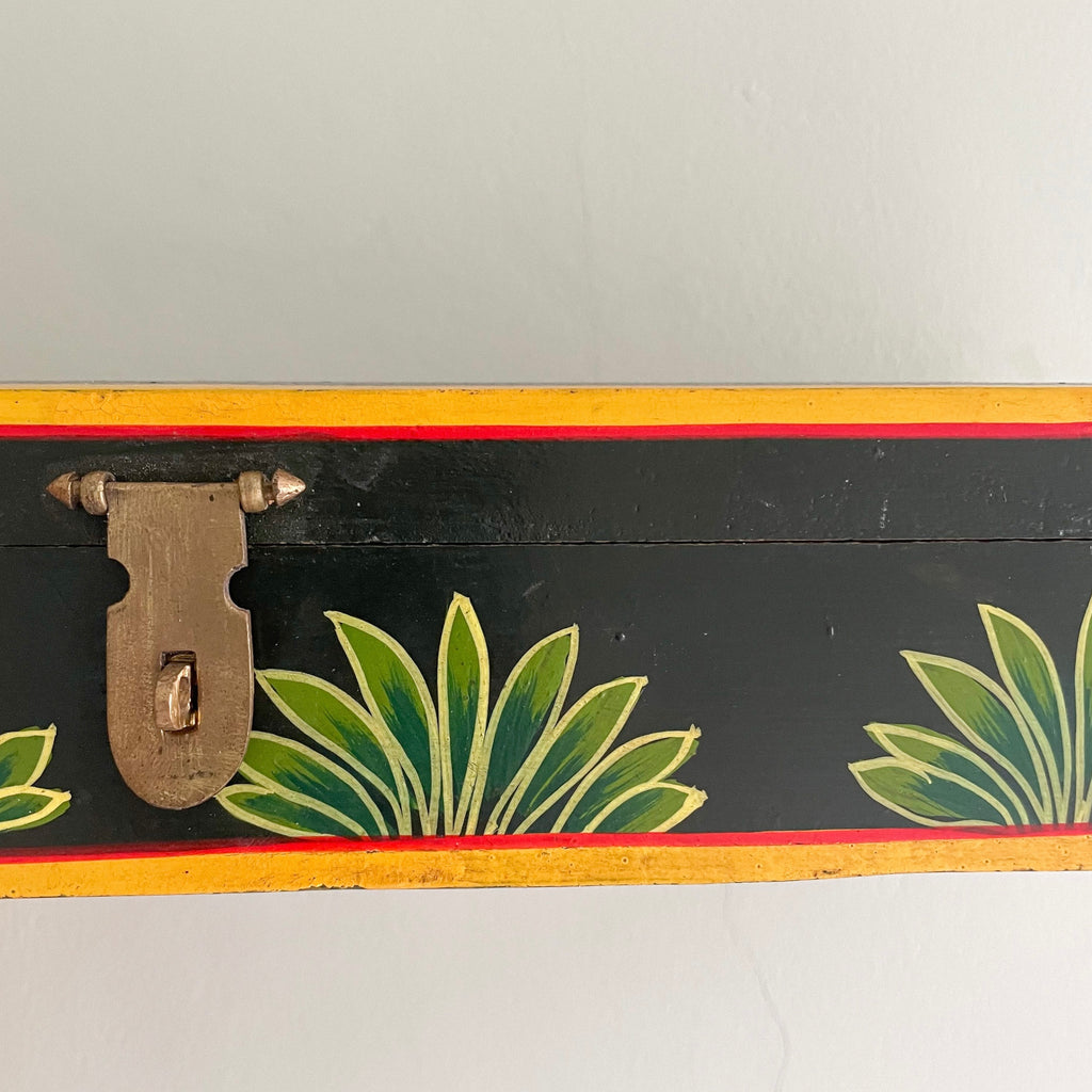 Vintage hand-painted wooden pencil box or jewellery box with tiger motif - Moppet