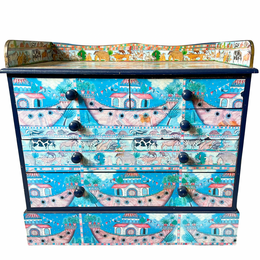 Vintage chest of drawers or changing table with ‘Noah’s Ark’ mid-century decoupage - Moppet