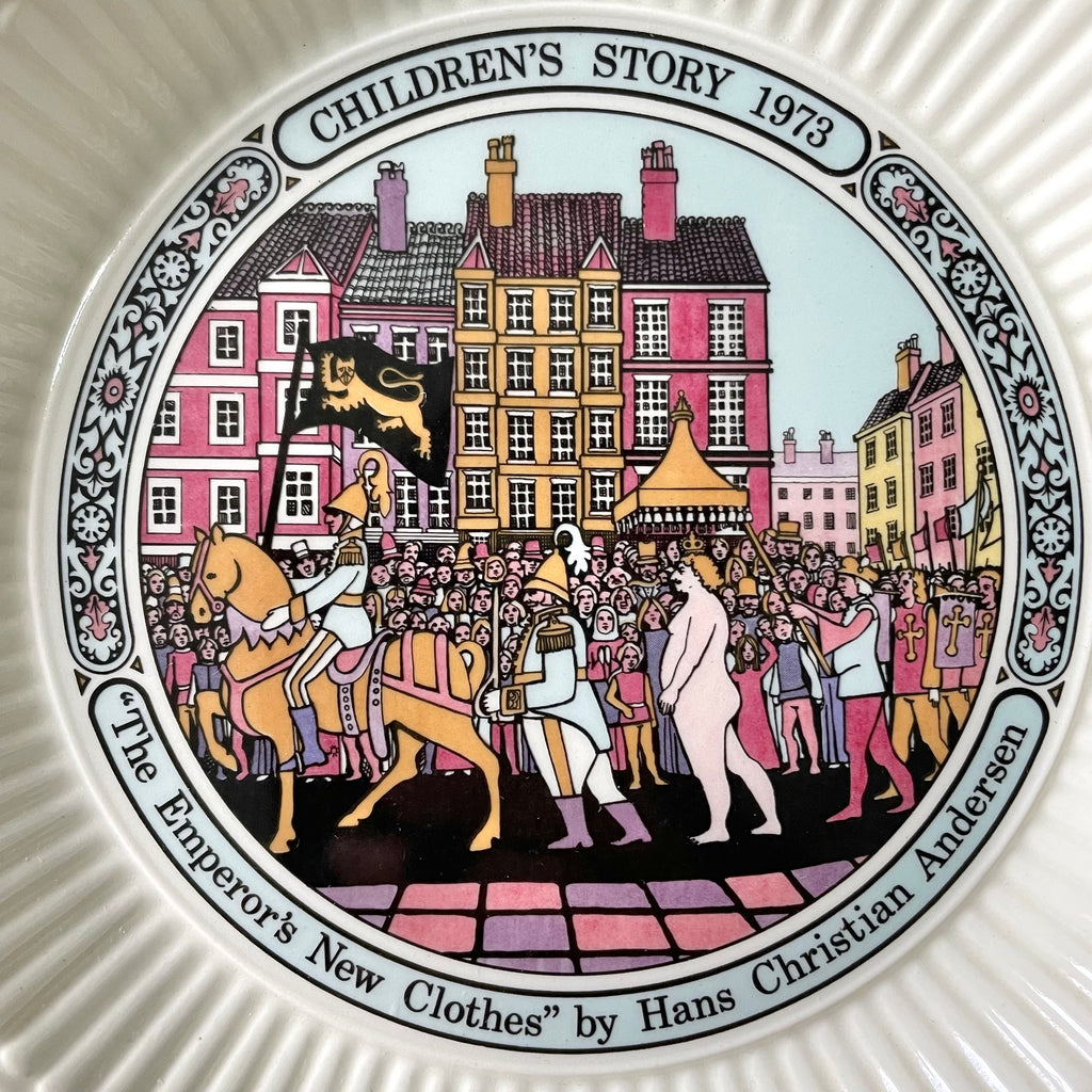 Vintage porcelain decorative children’s story plates by Wedgewood, dated 1973, 1974 and 1975 - Moppet