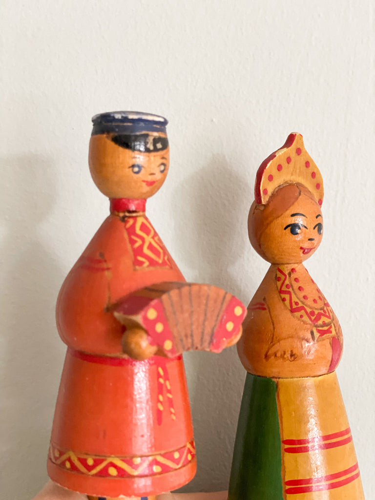 Pair of vintage wooden folk art hand-painted dolls, a man and a woman - Moppet