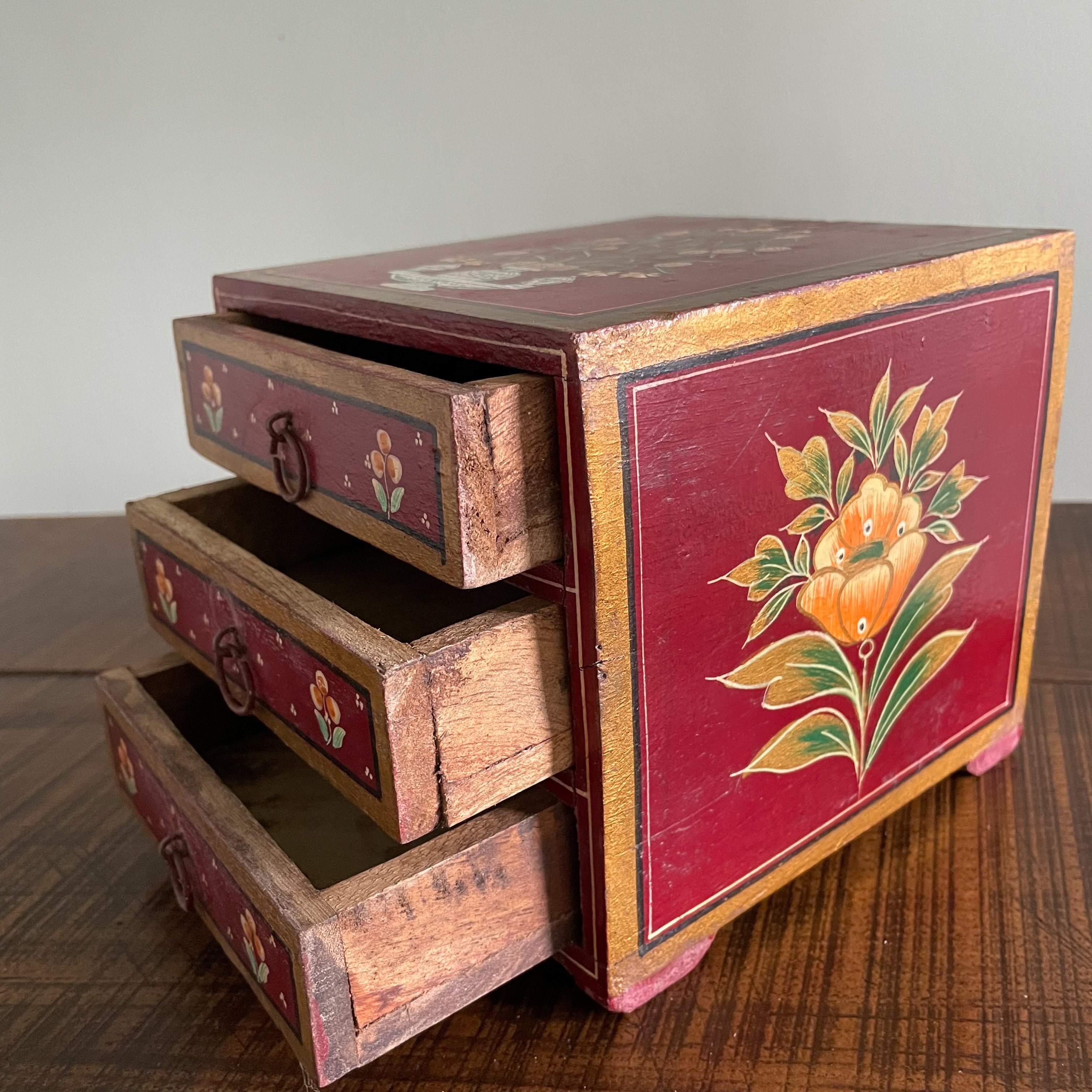 Vintage wooden folk art jewellery chest or trinket box with floral design - Moppet