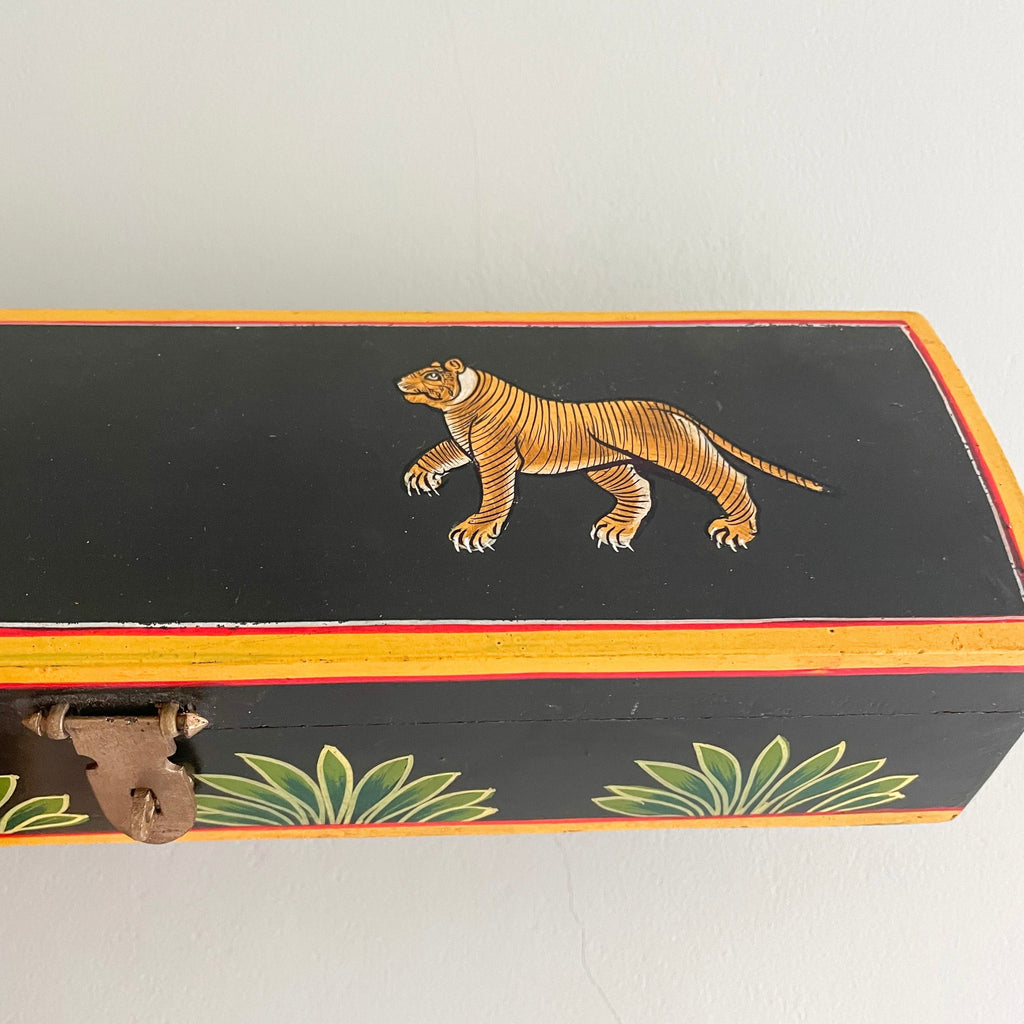 Vintage hand-painted wooden pencil box or jewellery box with tiger motif - Moppet