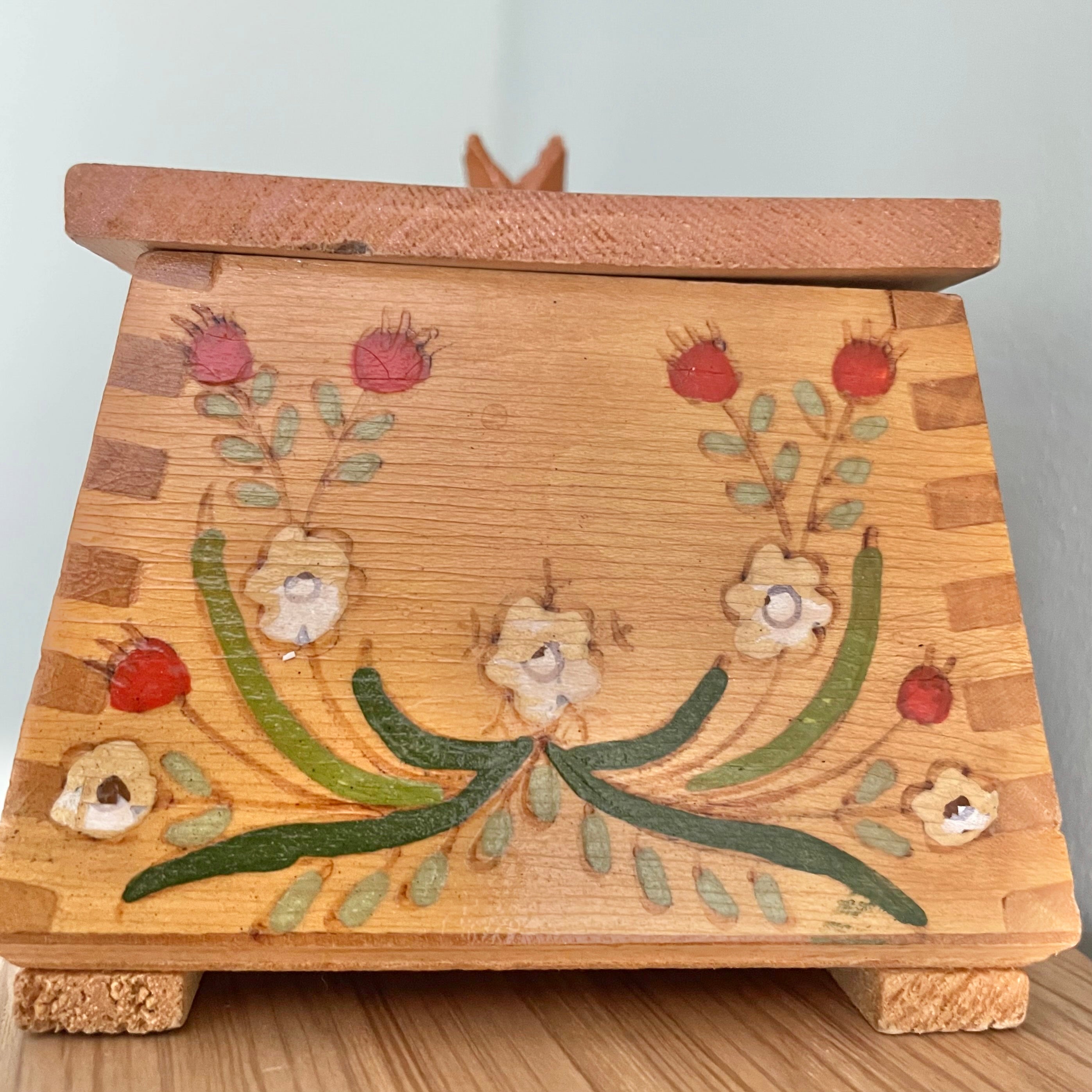 Vintage wooden handmade folk art jewellery box or trinket box - Moppet