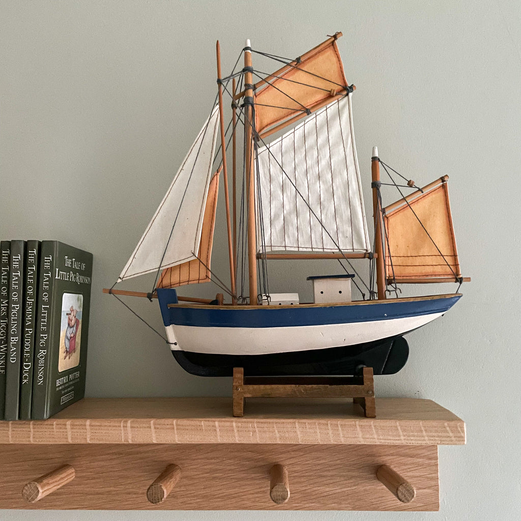 Vintage wooden model sailing boat, yacht or ship - Moppet