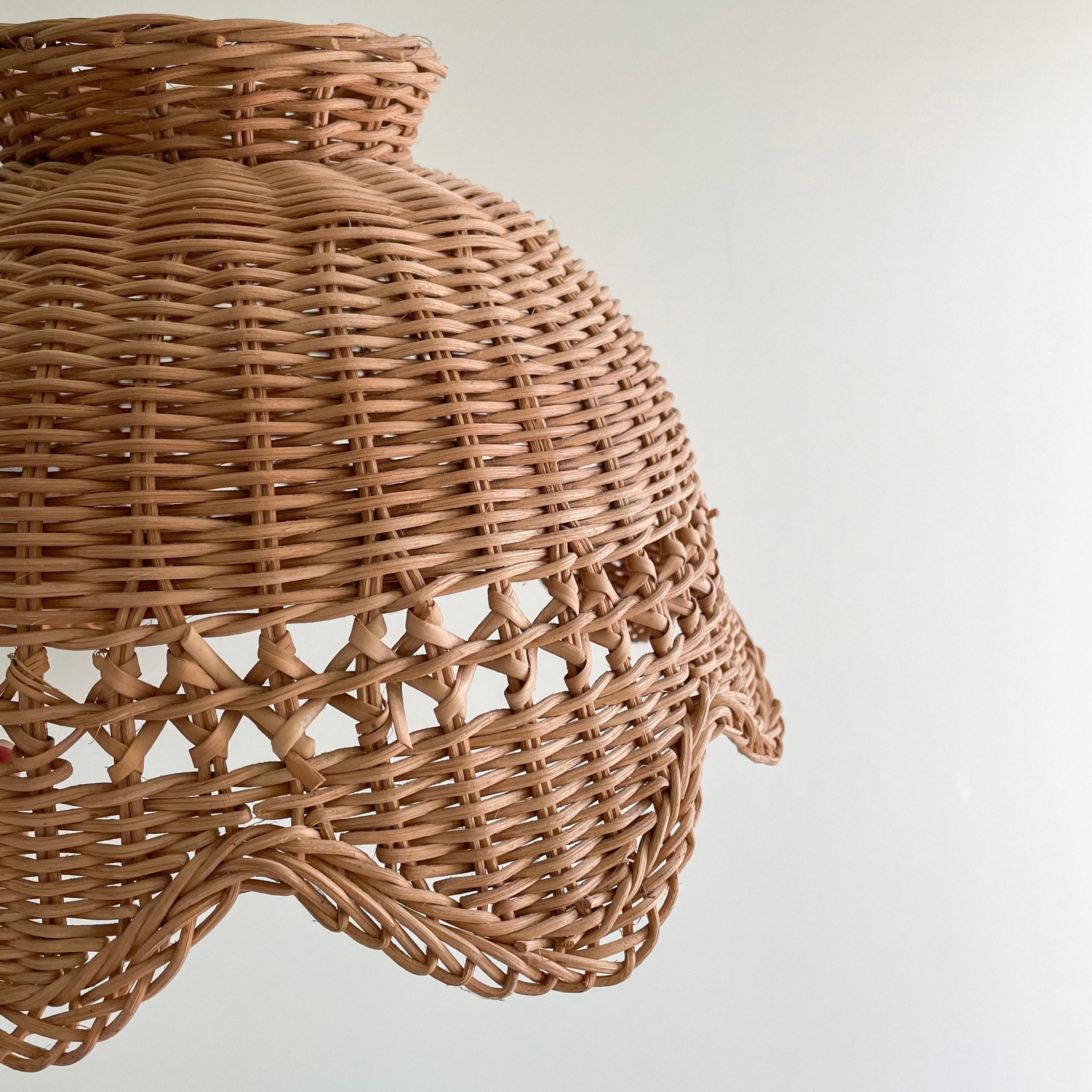 Vintage woven rattan ceiling shade with a wavy edge - Moppet