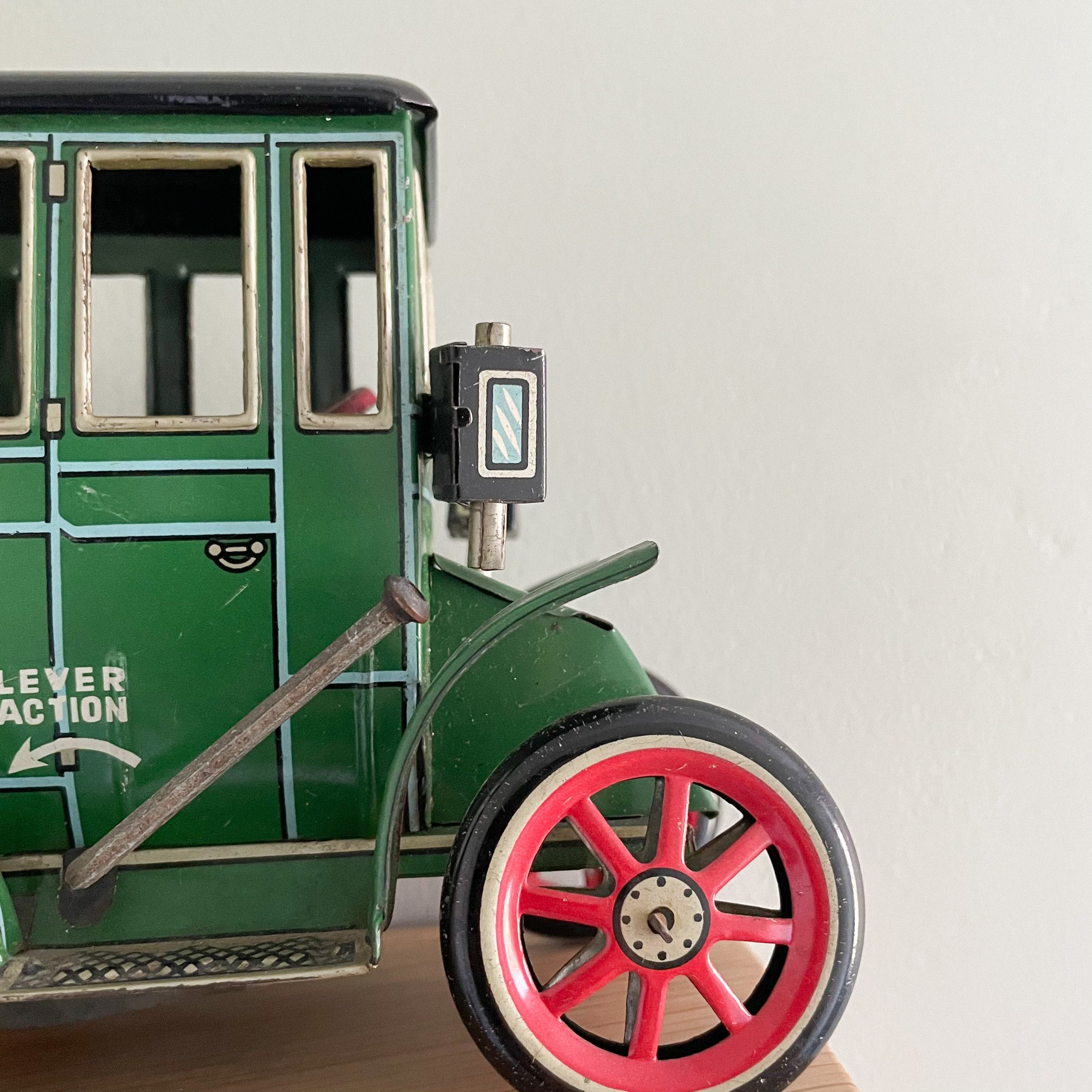 Vintage 1950s tinplate green car, by Modern Toys, made in Japan - Moppet
