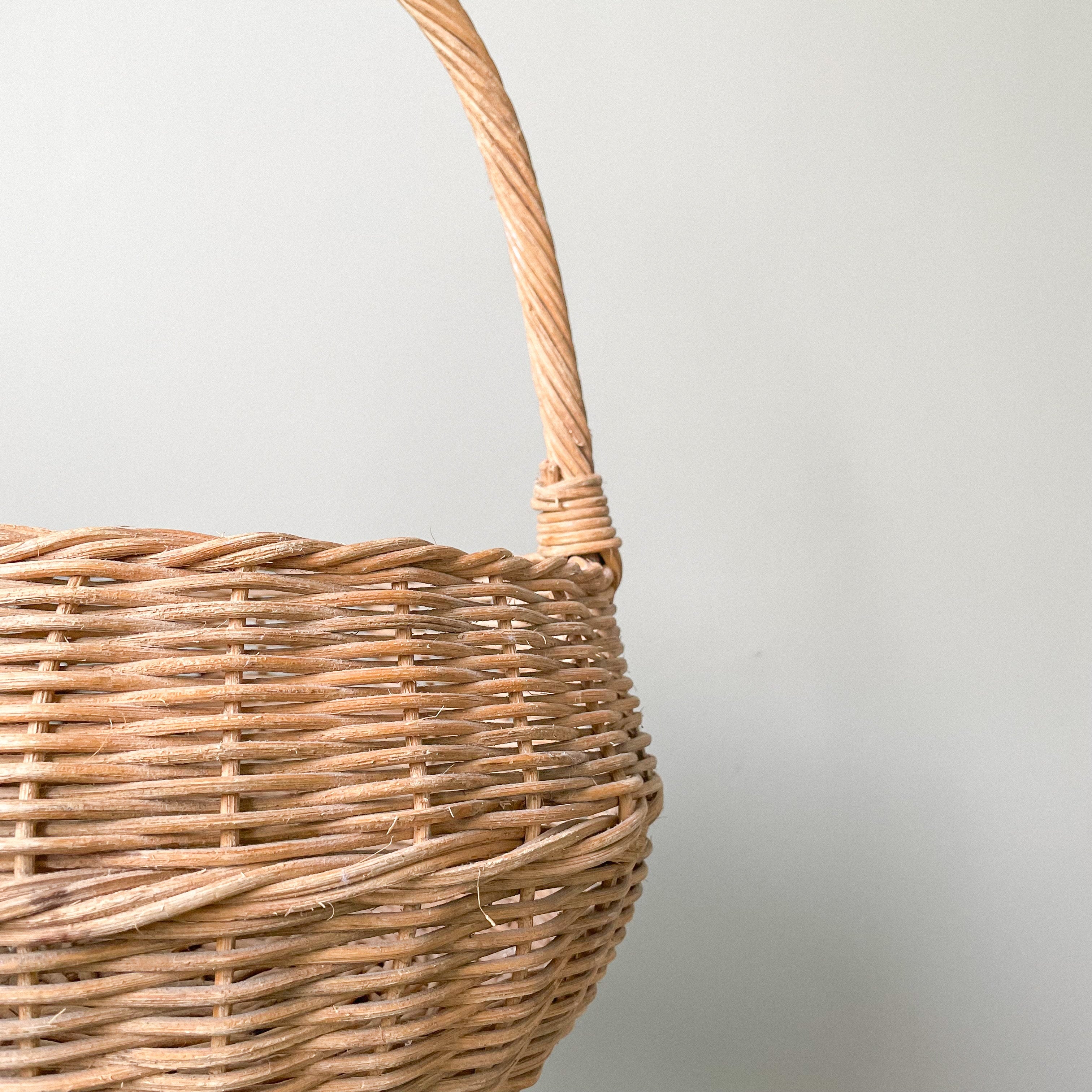Large vintage wicker basket, Easter basket - Moppet