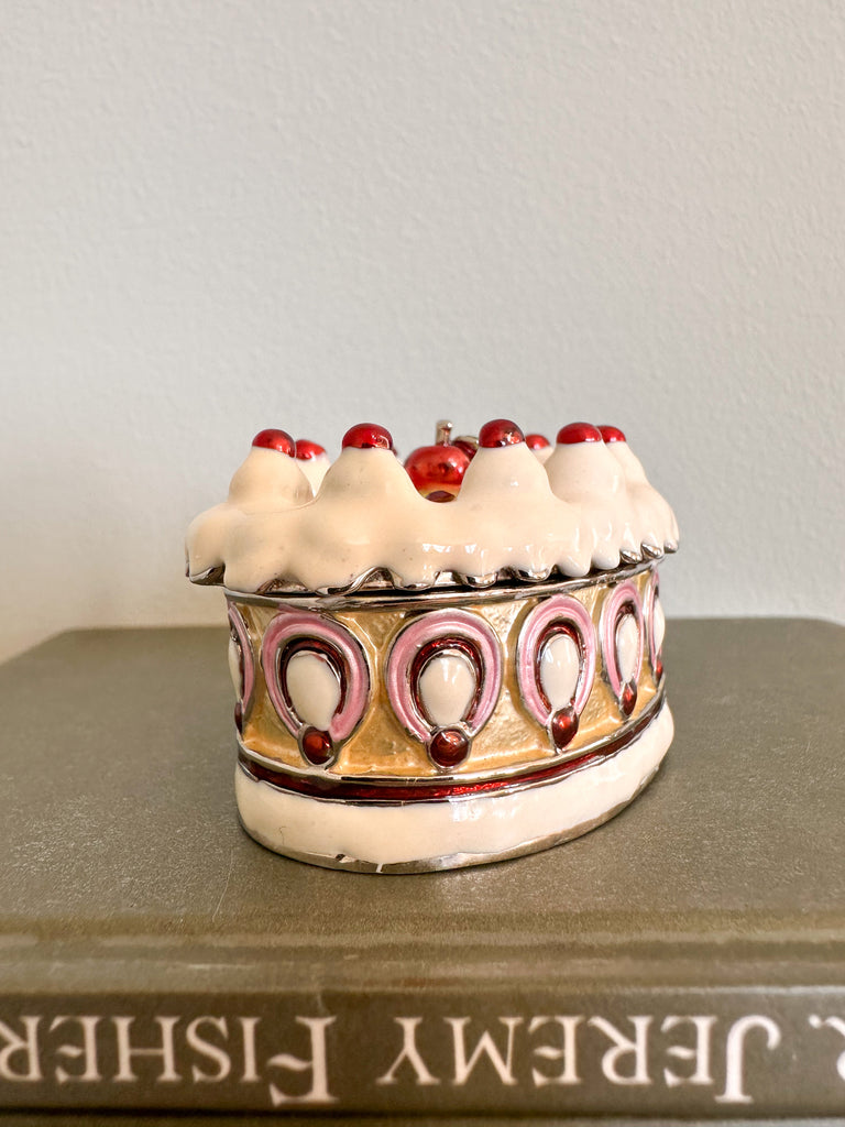 Vintage heart-shaped birthday cake lidded trinket box made of metal and enamel - Moppet