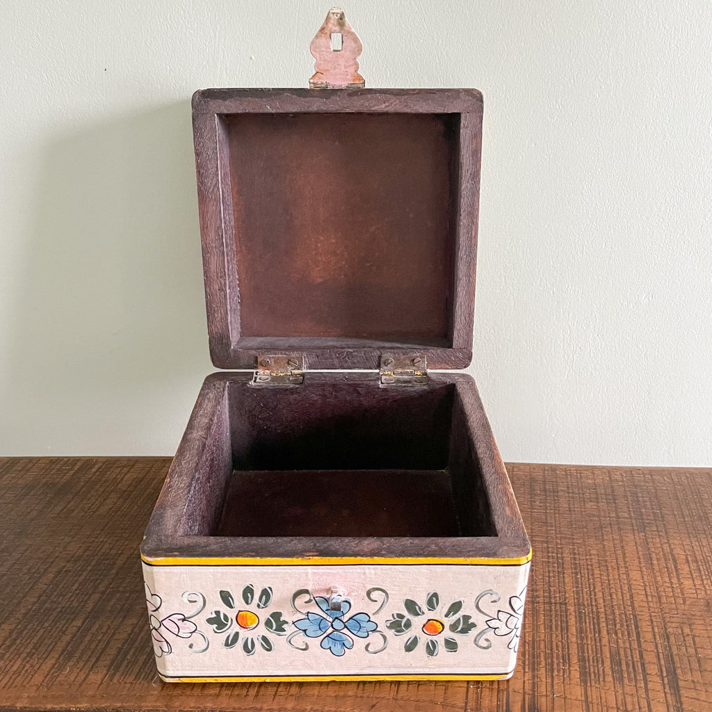 Vintage wooden Bargeware folk art trinket or jewellery box - Moppet