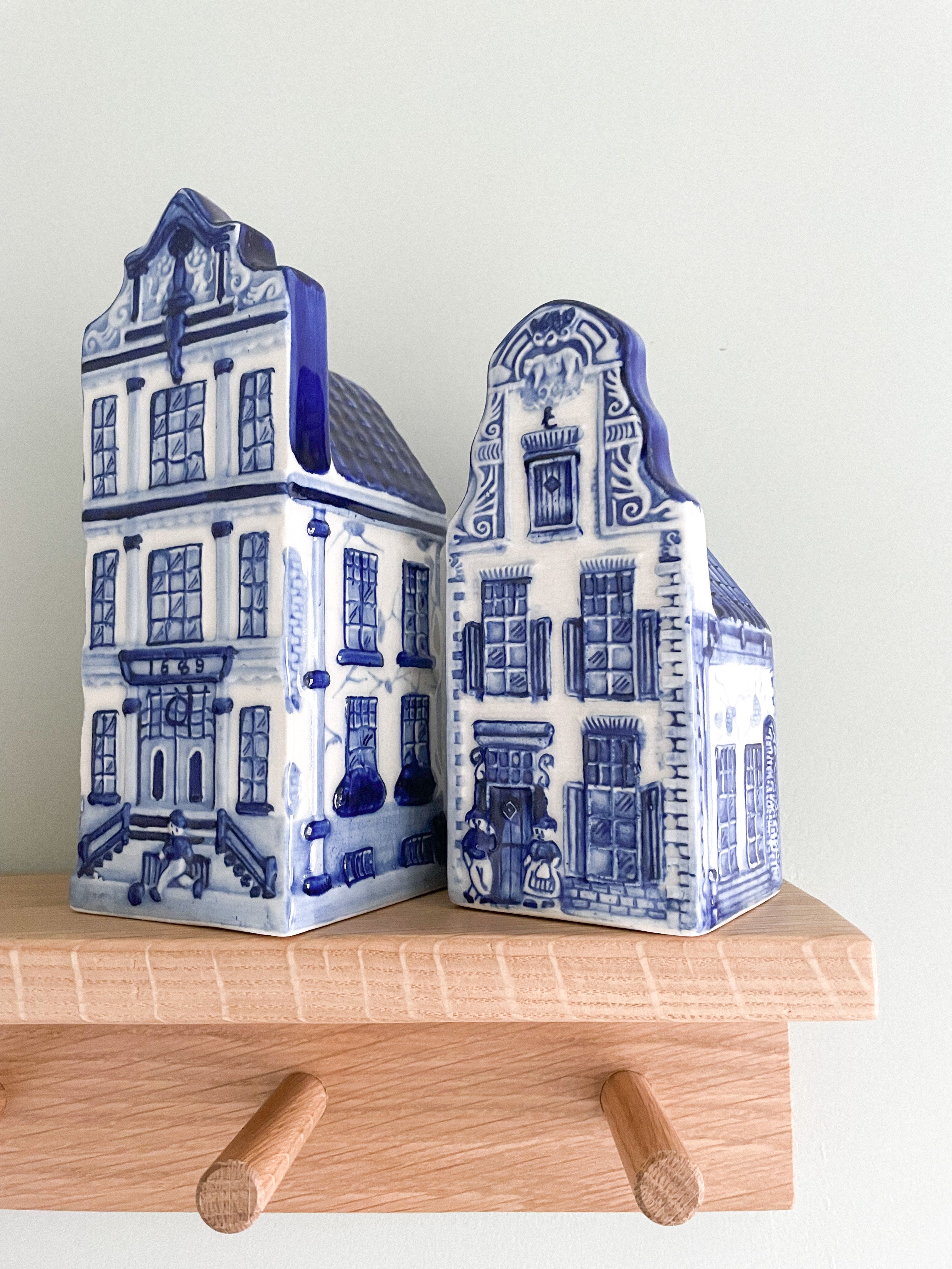Vintage ceramic Delftware house money box piggy bank, blue and white, sold separately - Moppet
