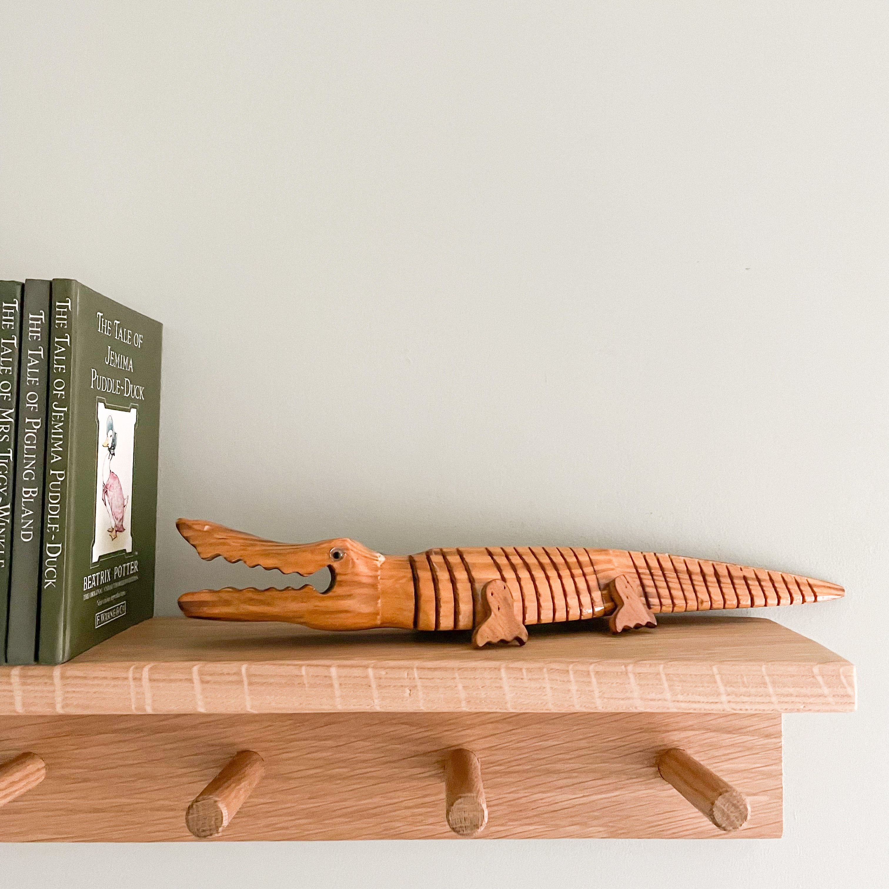 Vintage hand-carved articulated wooden crocodile - Moppet