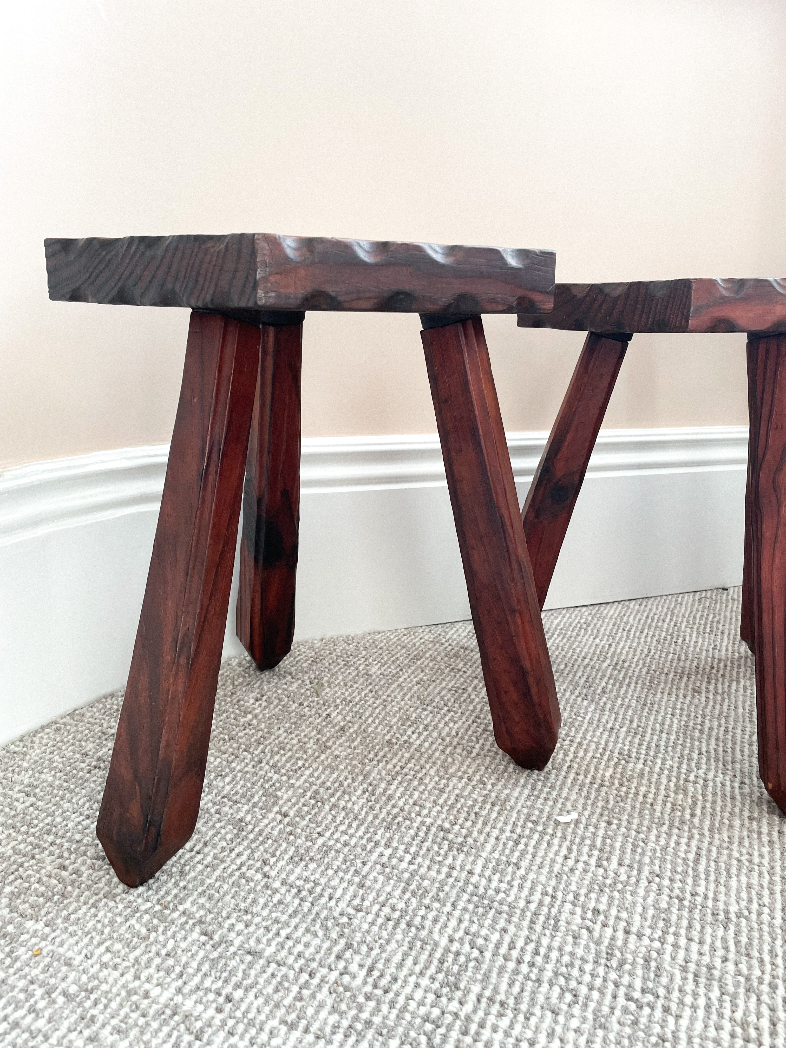 Pair of vintage French pine hand-carved heart stools in Breton style - Moppet