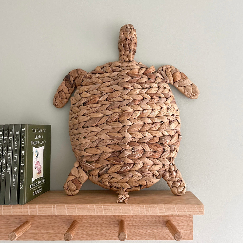 Vintage woven wall-hanging turtle made of water hyacinth - Moppet