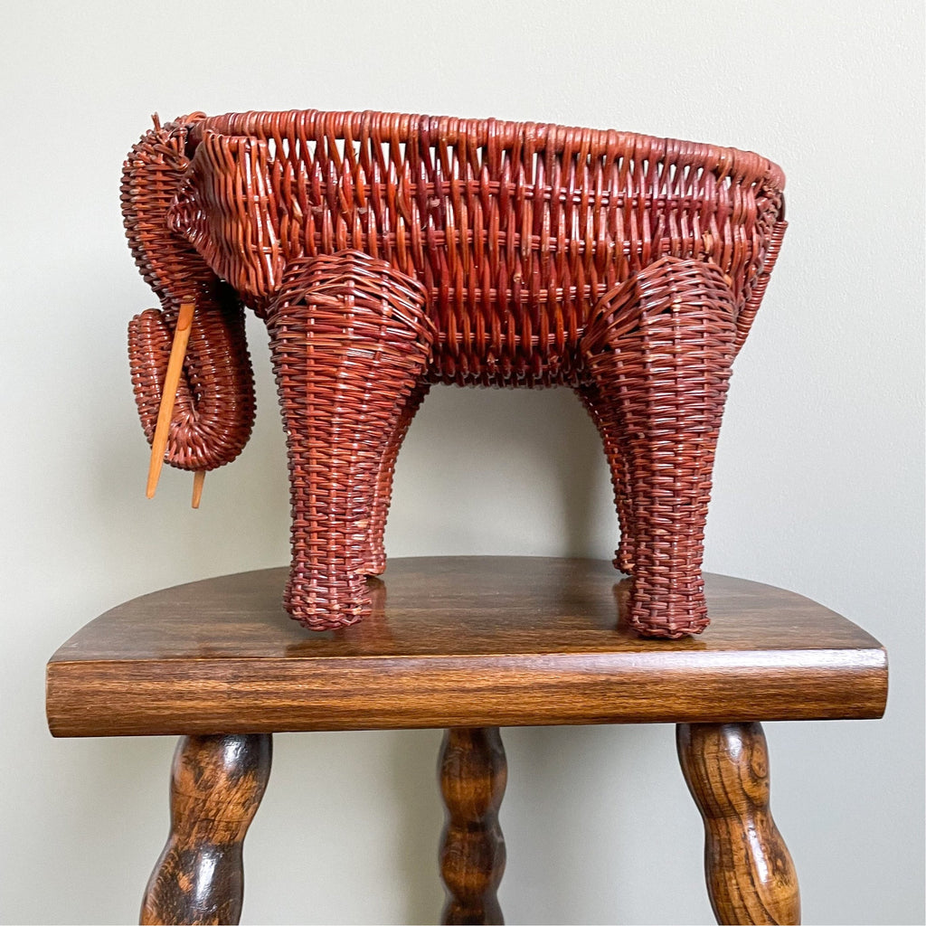 Vintage wicker elephant basket - Moppet